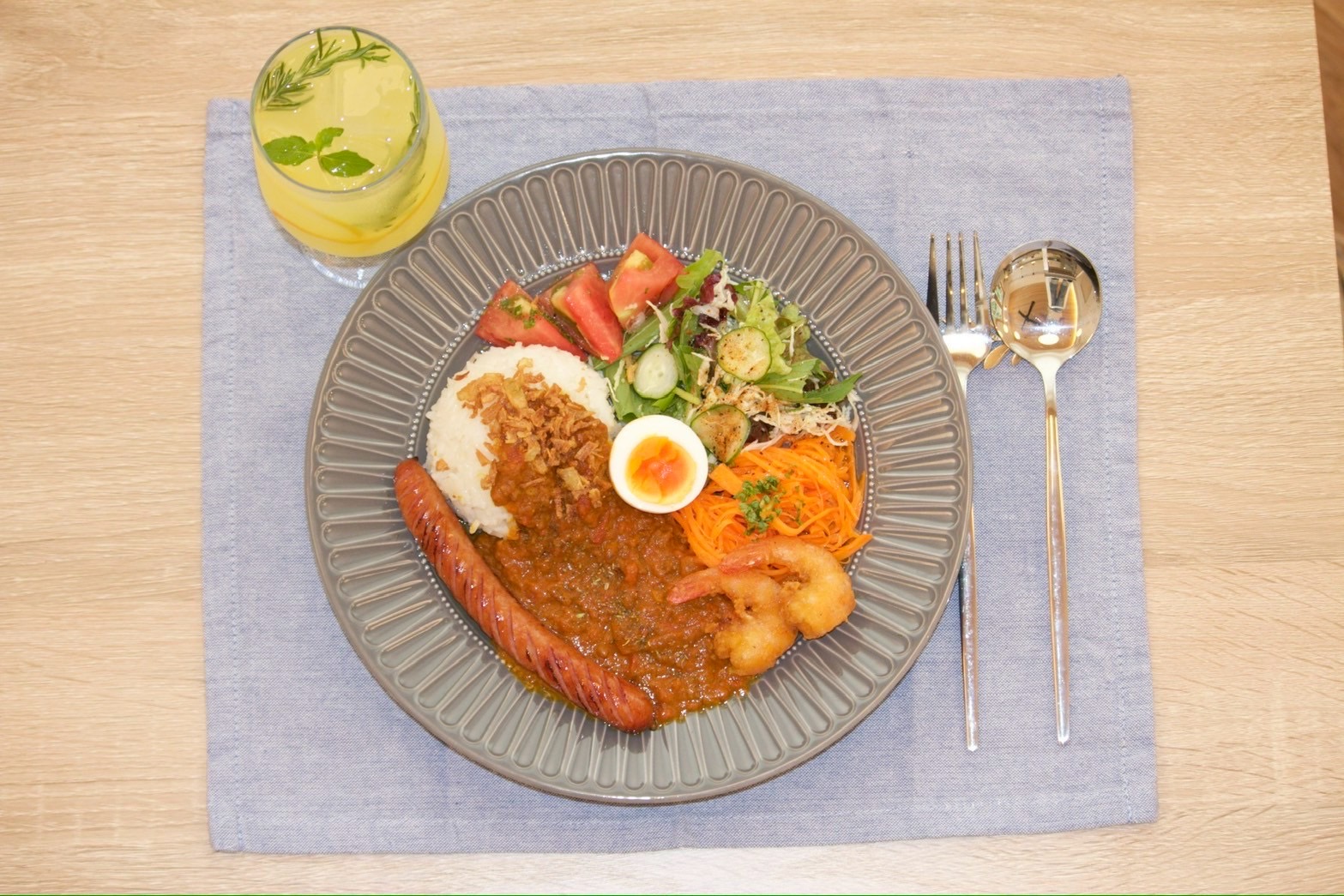 cafe Hatami